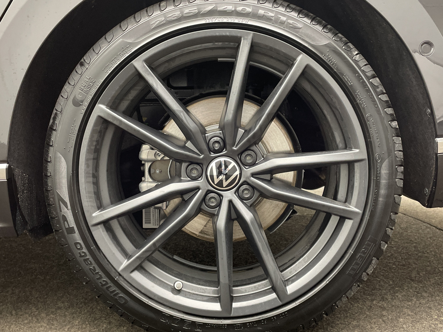 VW Passat Variant Elegance 2.0 TDI 4MOTION R-Line 