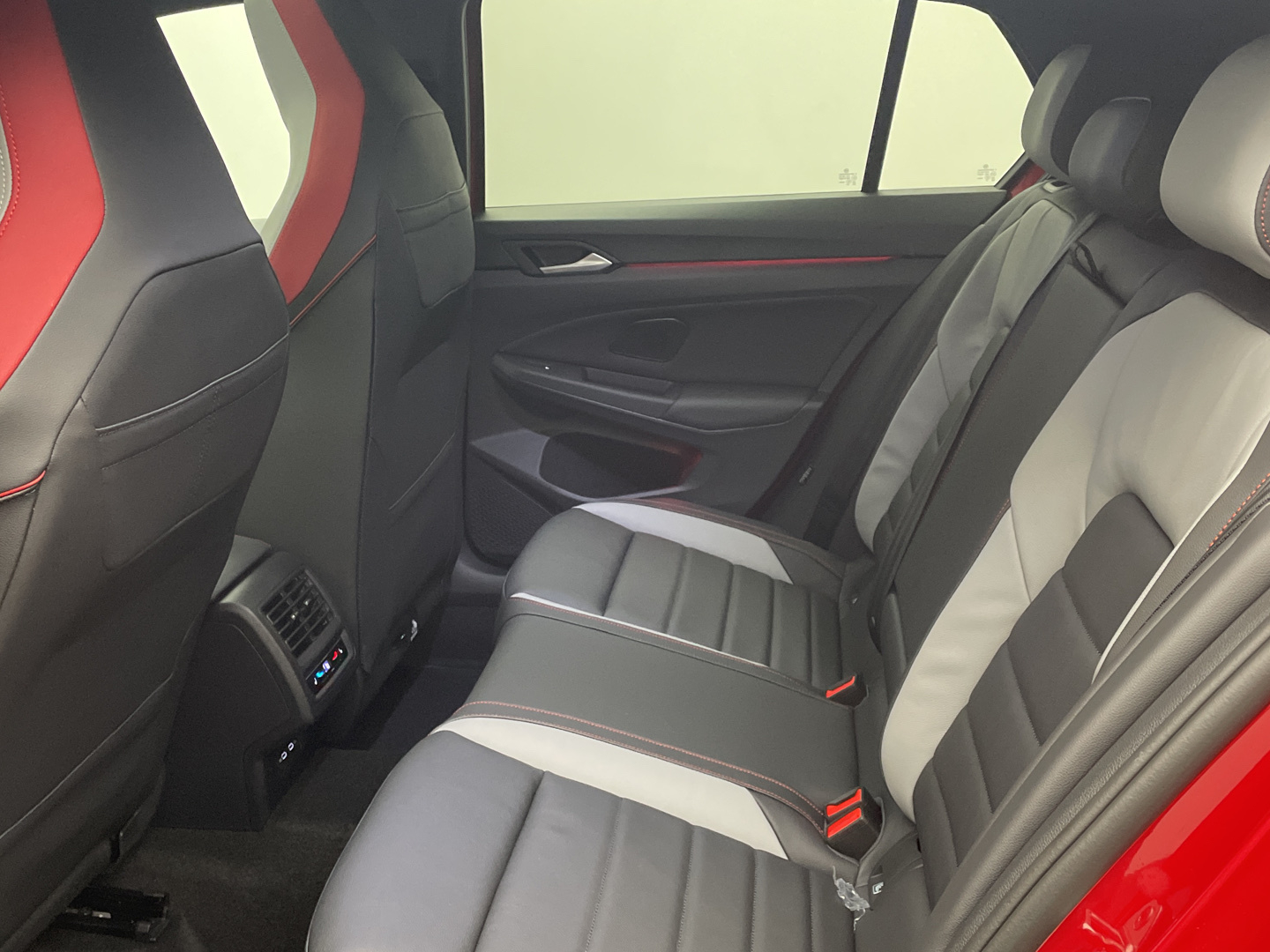 VW Golf GTI 2,0 TSI Business Premium-Paket Navi LED 