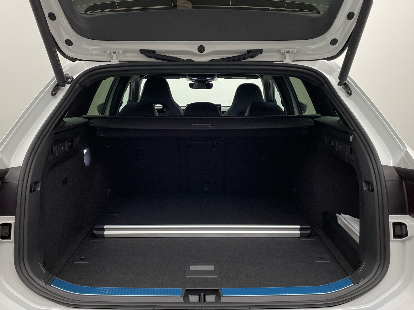 VW Passat R-Line 2,0 l TDI SCR Panorama Memory Navi 