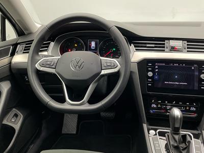 VW Passat Variant Elegance 2.0 TDI DSG Navi Matrix 