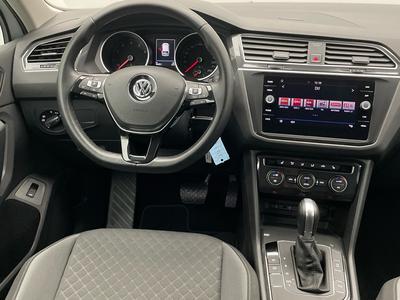 VW Tiguan Comfortline 1.4 TSI DSG CarPlay LED AHK 
