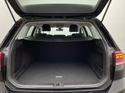 VW Passat Variant 2.0 TDI DSG Navi LED AHK Sitzhzg. 