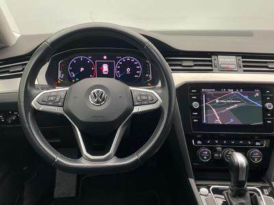 VW Passat Variant Elegance 2.0TD CarPlay Matrix AHK 