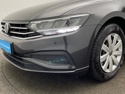 VW Passat Variant Basis 2.0 TDI CarPlay LED AHK 