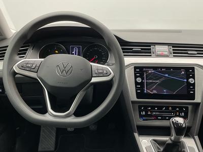 VW Passat Variant Basis 2.0 TDI CarPlay LED AHK 