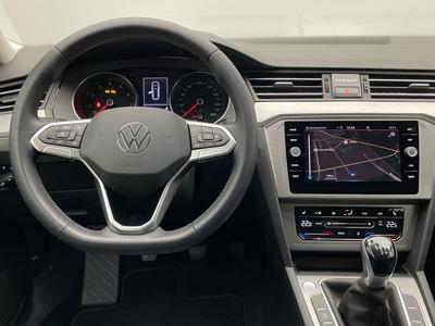 VW Passat Variant 1.5 TSI Navi CarPlay LED Sitzhzg. 