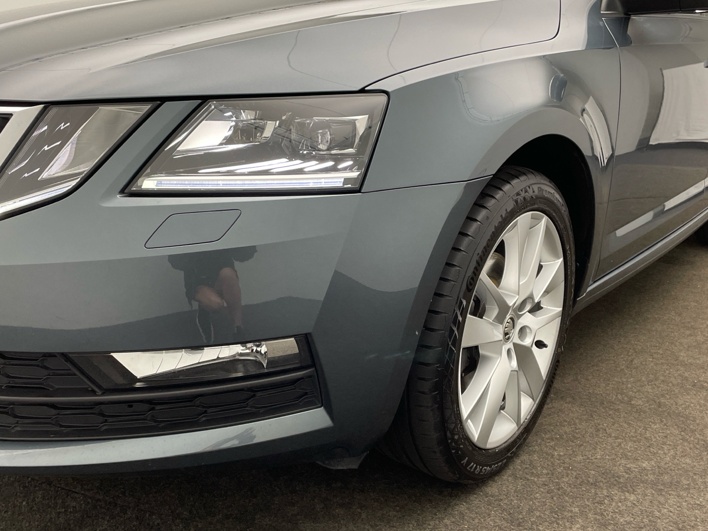 Skoda Octavia Combi Ambition 2.0 TDI CarPlay LED AHK 