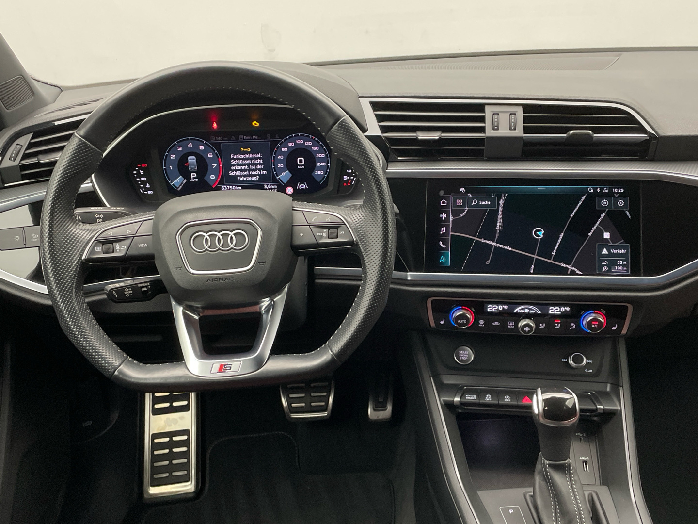 Audi Q3 35 TFSI S tronic Navi LED AHK Sitzheizung 