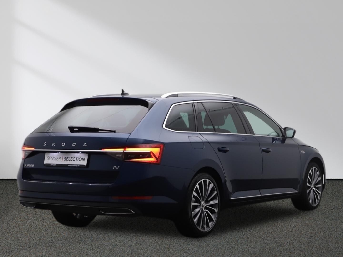 Skoda Superb Combi 1.4 TSI Laurin & Klement DSG Matrix 