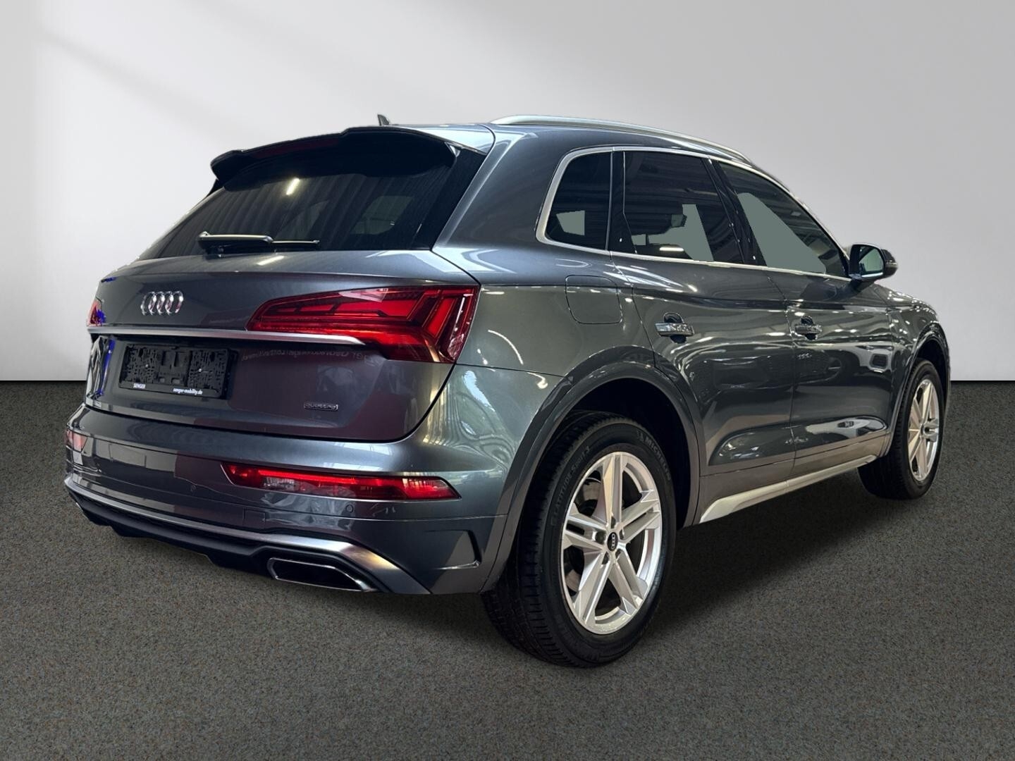 Audi Q5 55 TFSI e S line quattro S tronic Matrix AHK 