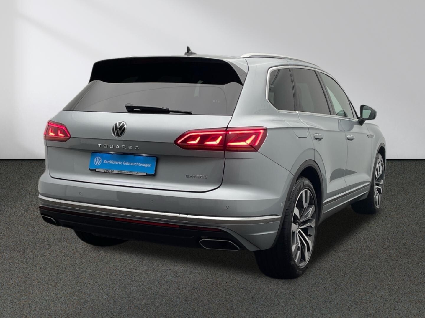 VW Touareg Elegance 3.0 V6 4M CarPlay Matrix Pano. 