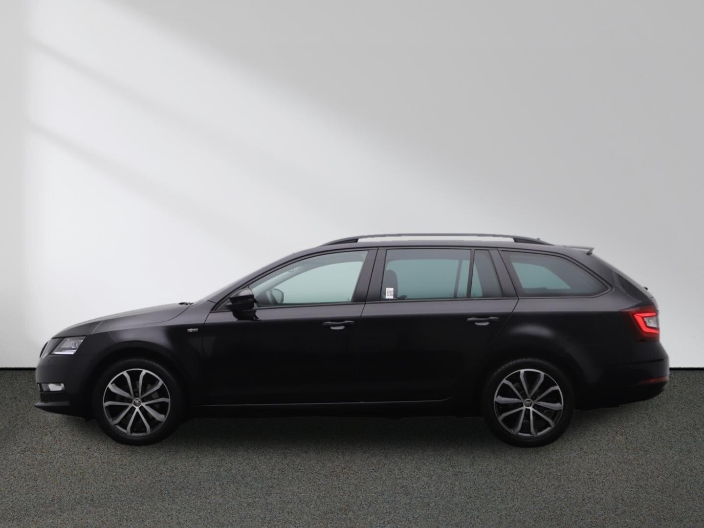 Skoda Octavia Combi Ambition 2.0 TDI Navi CarPlay LED 