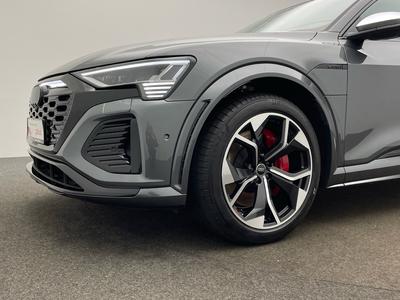 Audi SQ8 Sportback e-tron quattro Matrix HUD AHK 