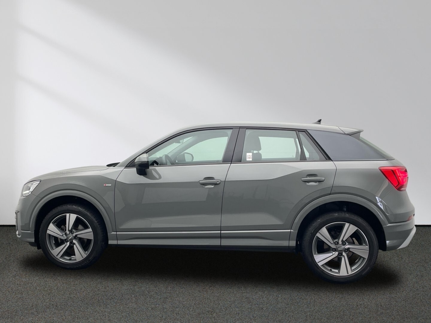 Audi Q2 Design 30 TFSI MMI LED S line Licht-Paket 