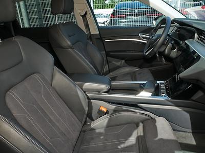 Audi Q8 e-tron advanced 50 e-tron q. 250 kW - AHK,HUD 