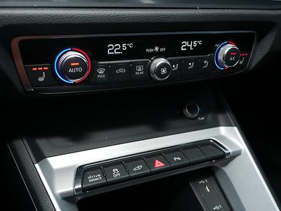 Audi Q3 45TFSIe S-tronic Sitzhzg./Navi/V-Cockpit/LM18 