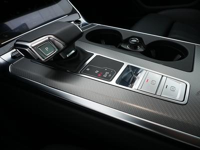 Audi A6 Avant sport 45 TFSI qu. S tr. - NAV,PANO,AHK 