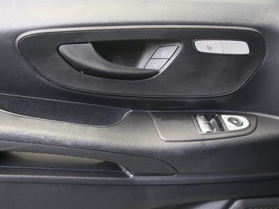 Mercedes-Benz Vito 111 e Kasten-lang* Holzfußboden* Kamera* Klima 