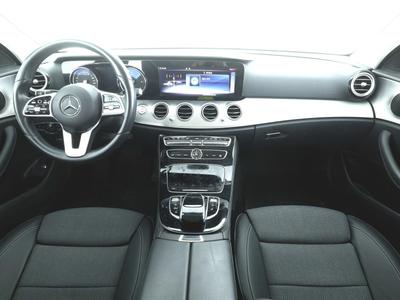 Mercedes-Benz E 220 T d Avantgarde* Kamera* Comand-Online* SpurP. 