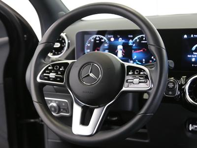 Mercedes-Benz GLA 200 Progressive* LED* Kamera* Navi* MBUX* Spurass 