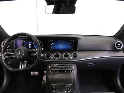 Mercedes-Benz E 220 T d AMG* Kamera* AHK* Schiebedach* Totwinkel++ 