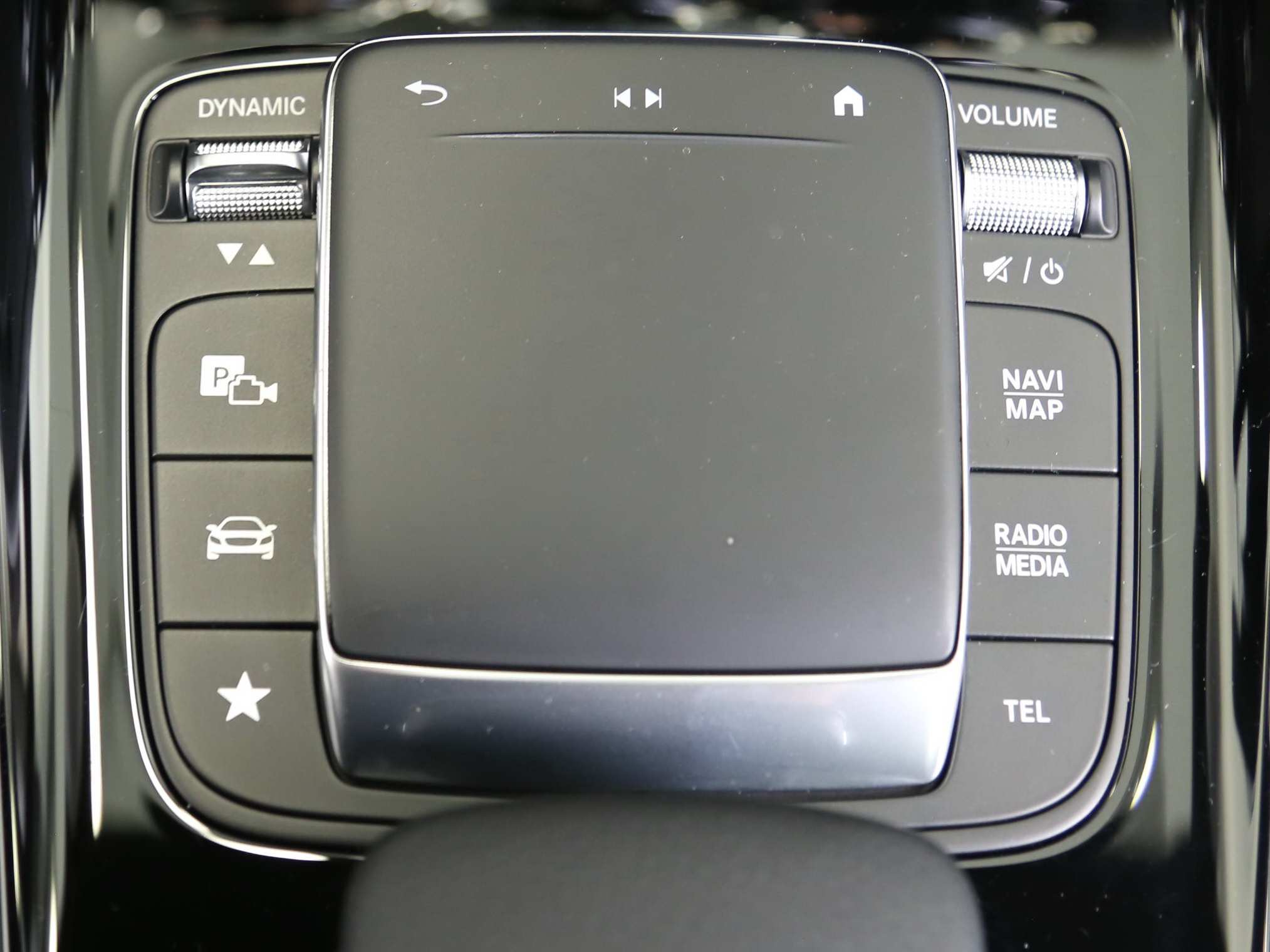 Mercedes-Benz GLA 200 AMG* MBUX-HiGh-END* LED* Kamera* Dig.-Radio+ 