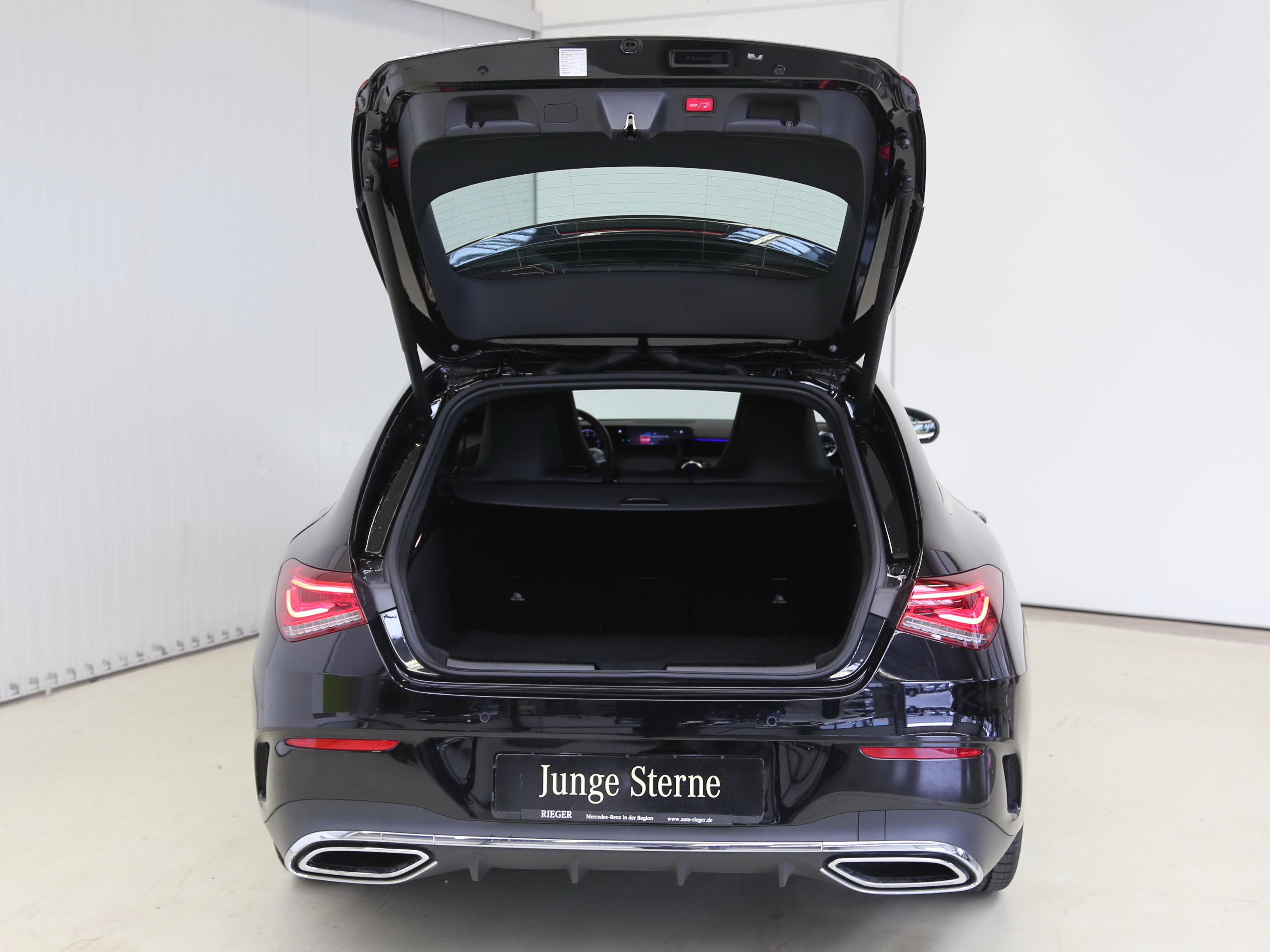 Mercedes-Benz CLA 220 Shooting Brake d AMG* LED* 19