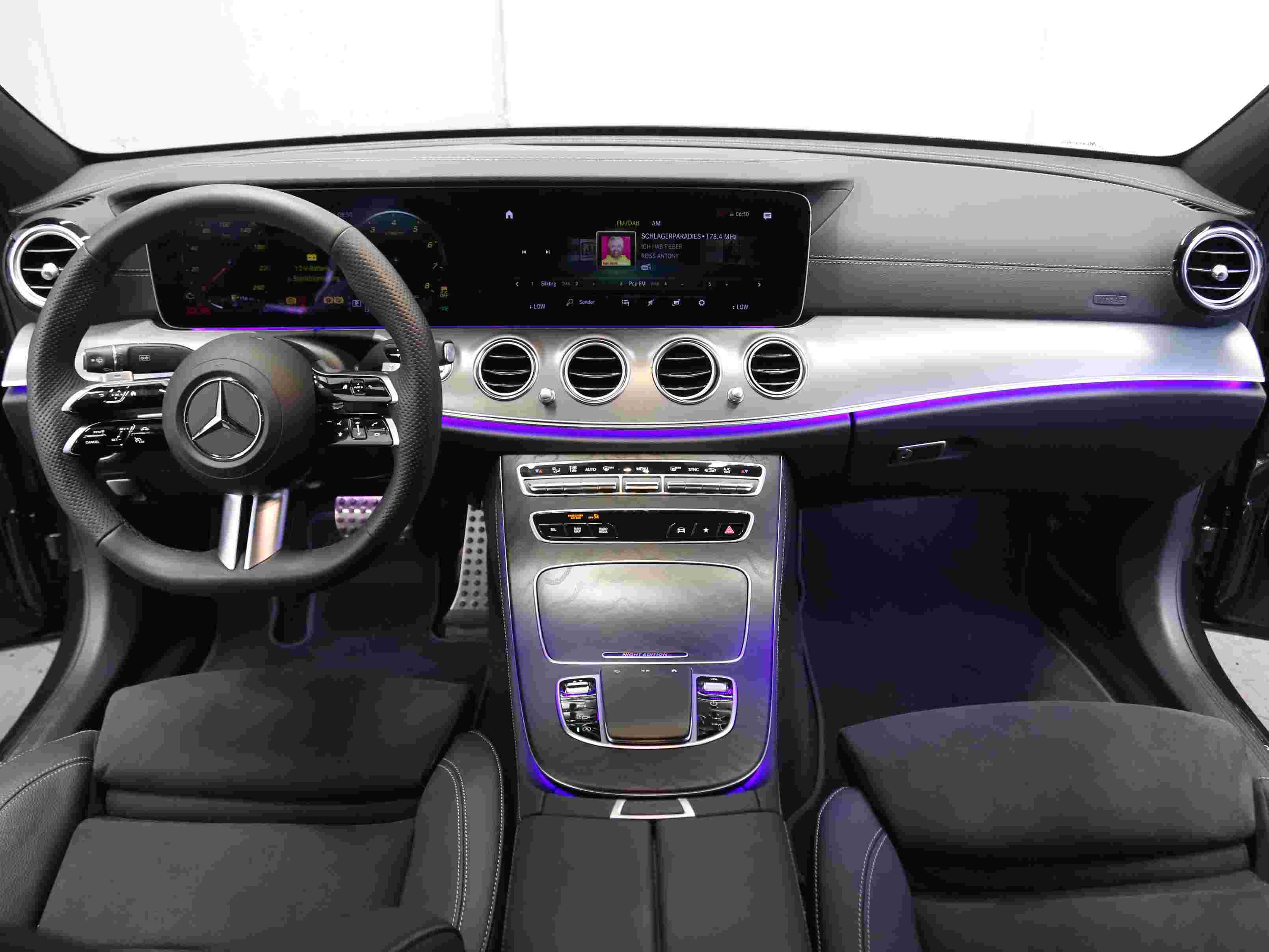 Mercedes-Benz E 300 AMG-NIGHT-Edition* Distronic* AHK* Kamera++++ 