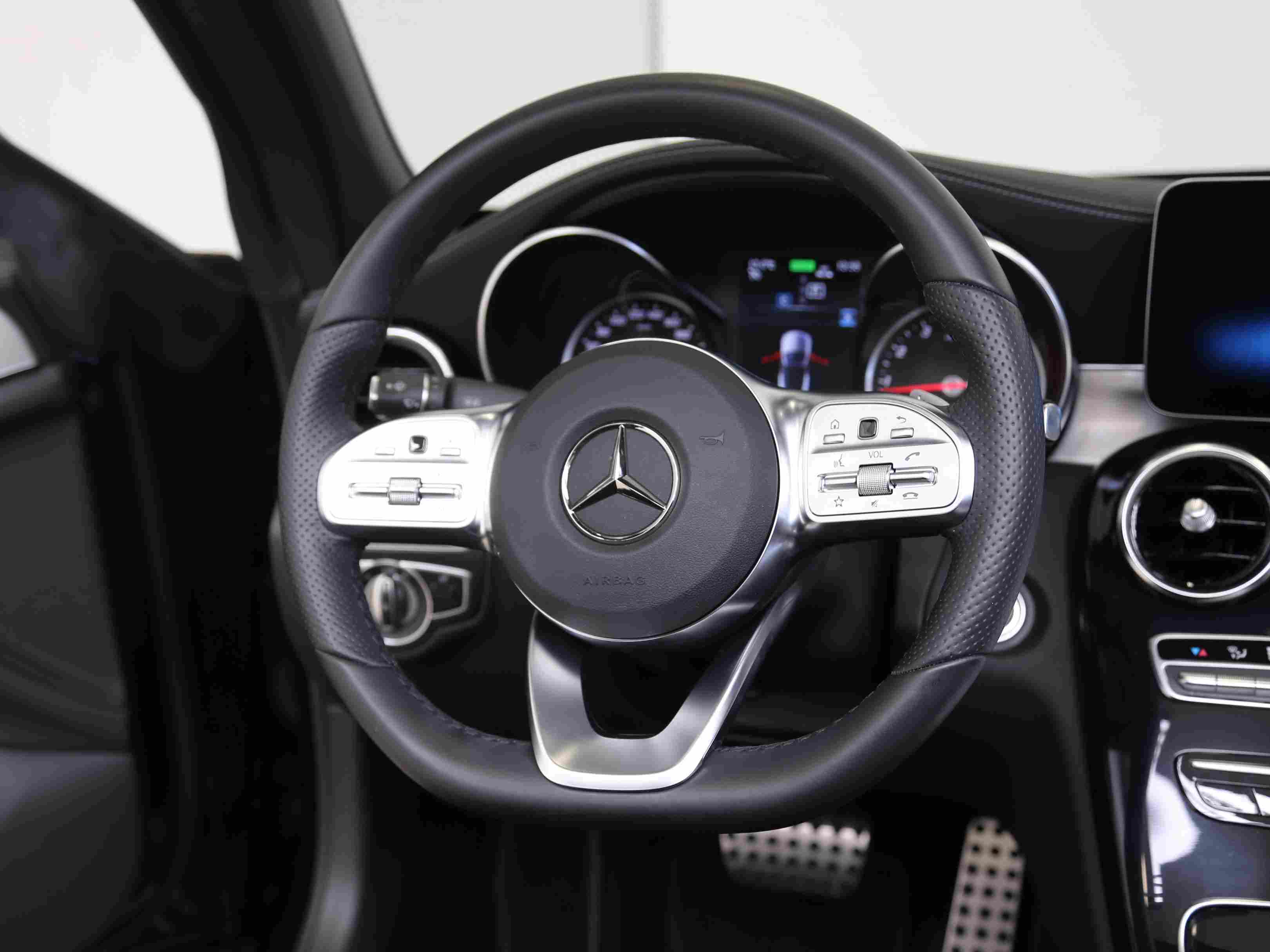 Mercedes-Benz C 200 AMG-Line* NIGHT-Paket* Kamera* LED* Komfort-P. 