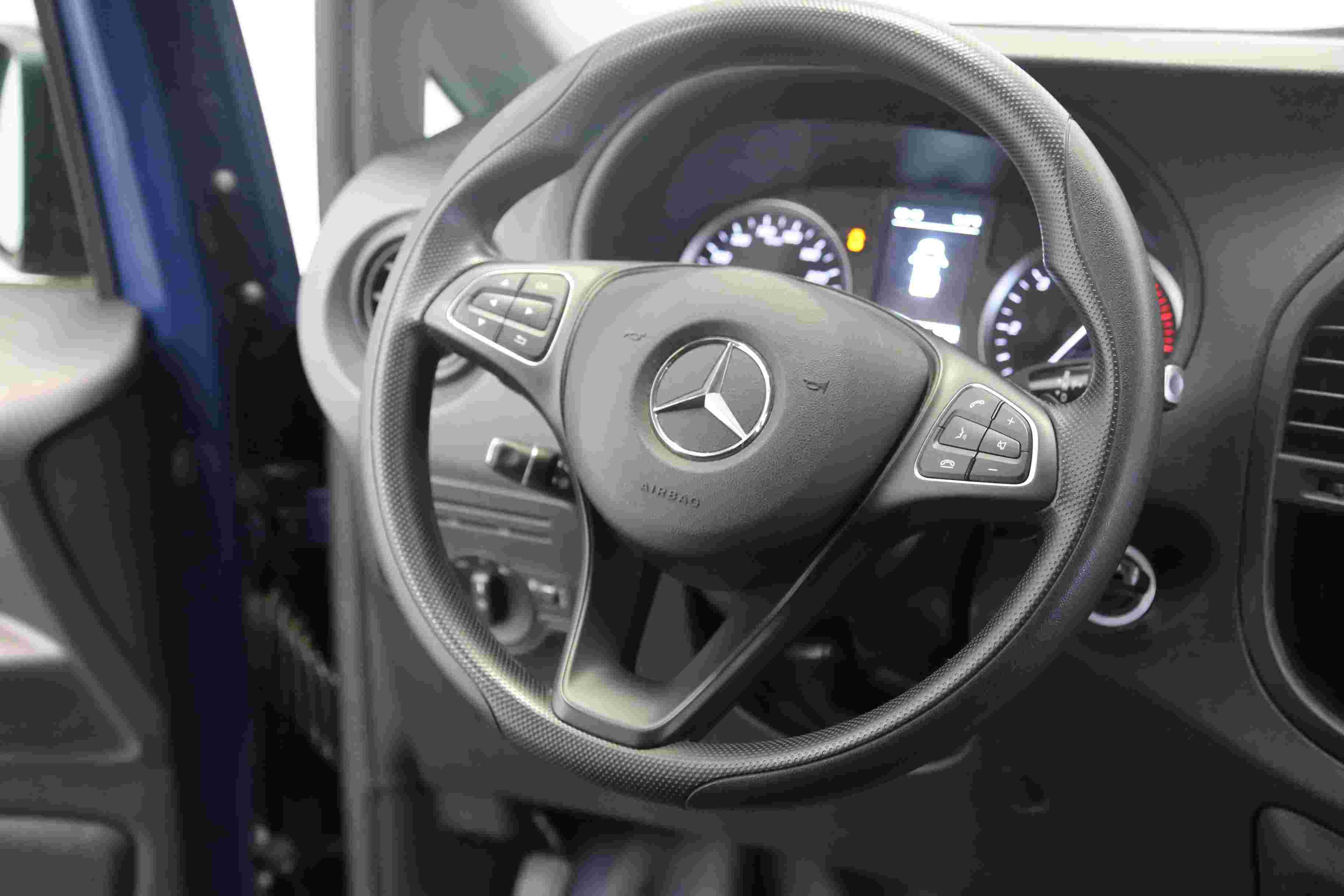 Mercedes-Benz Vito 114 d Tourer-Pro-XL* AHK* Navi* Zusatzheizung+ 