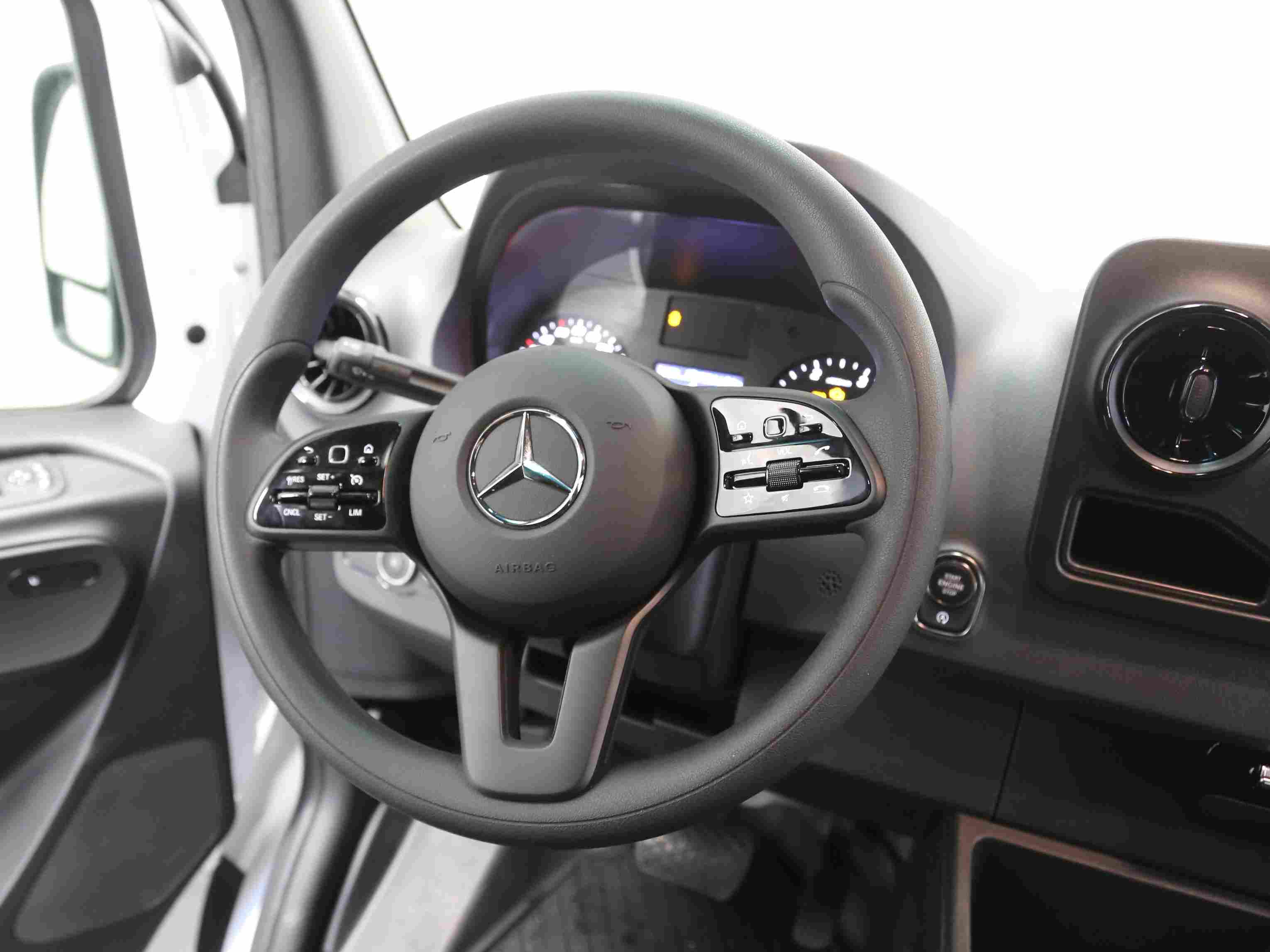 Mercedes-Benz Sprinter 317 d Standard* 3665* Navi* AHK-erhöht++++ 