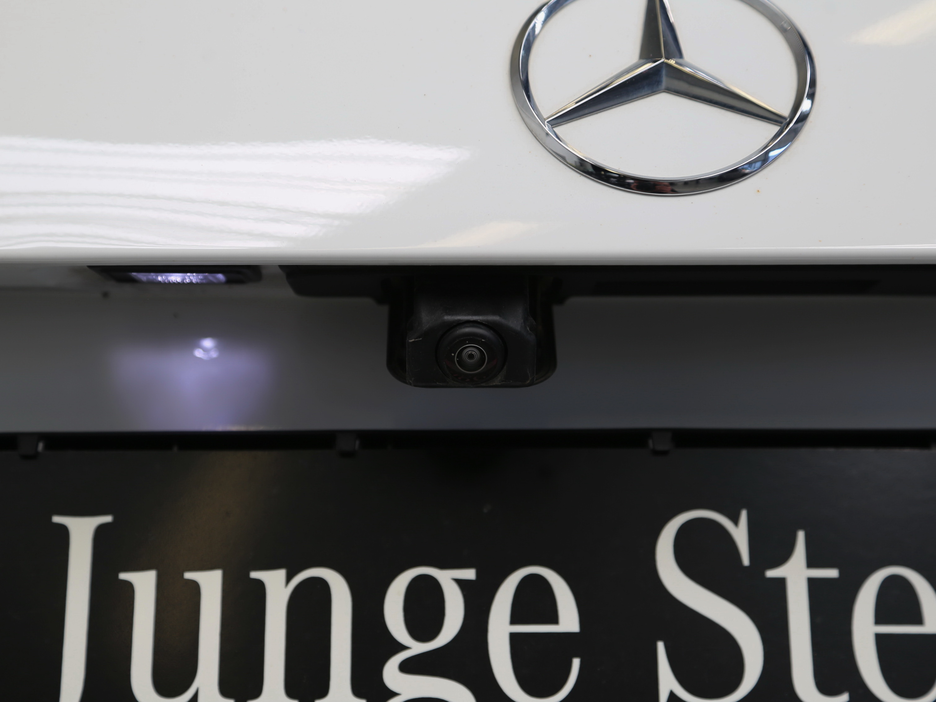 Mercedes-Benz C 300 T 4M Avantgarde* AHK* PANO* Soundsystem* 360°+ 