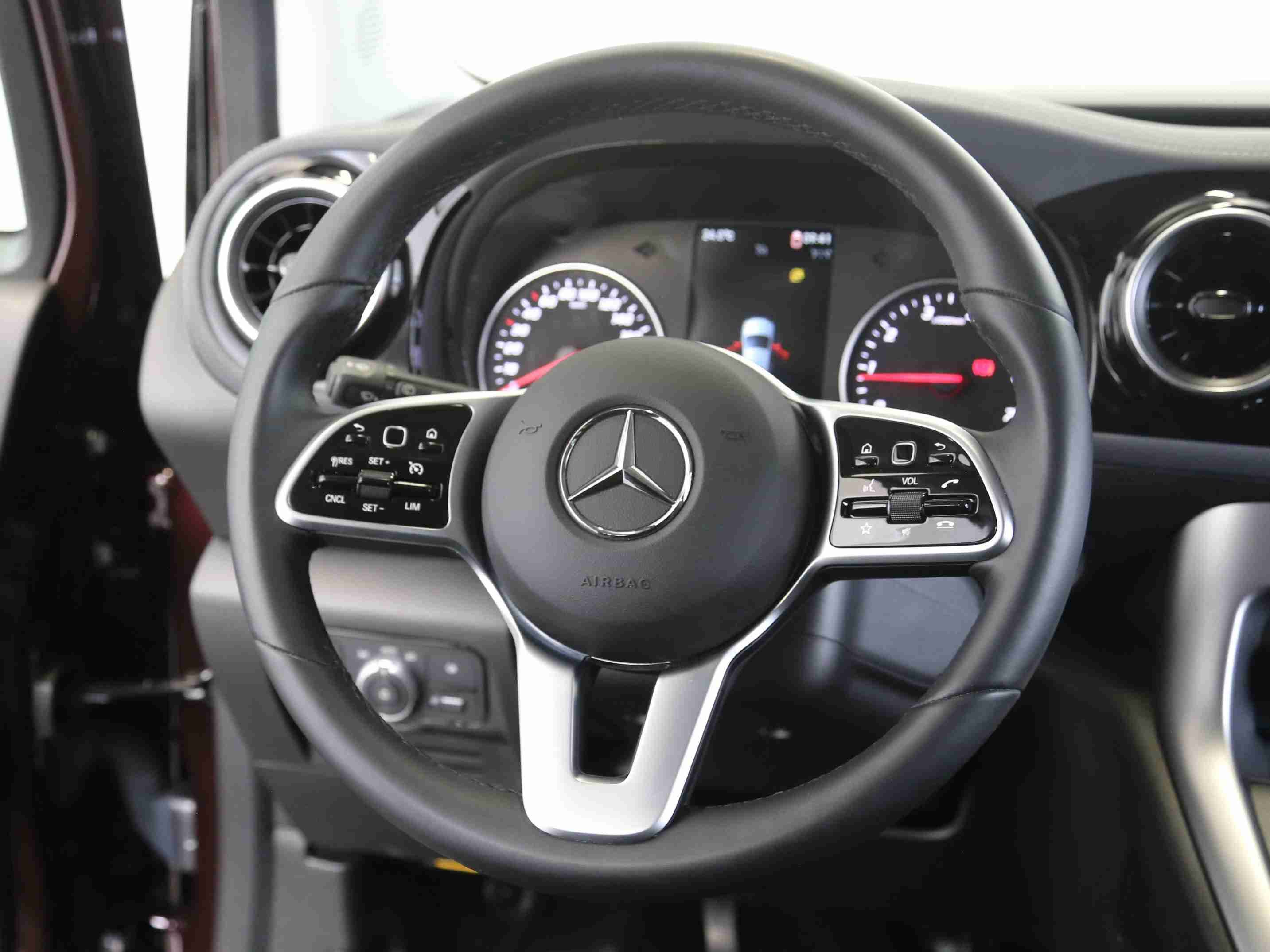 Mercedes-Benz T 180 Progressive* Navi* Tempomat* Parkpaket* LED+++ 
