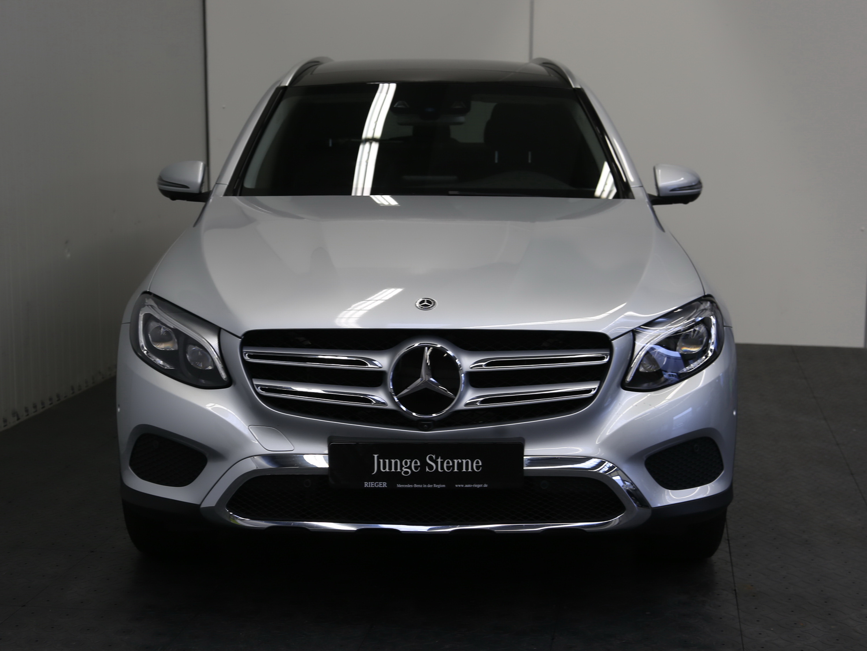 Mercedes-Benz GLC 250 4M Exclusive* LED* AHK* Panoramadach* Navi++ 