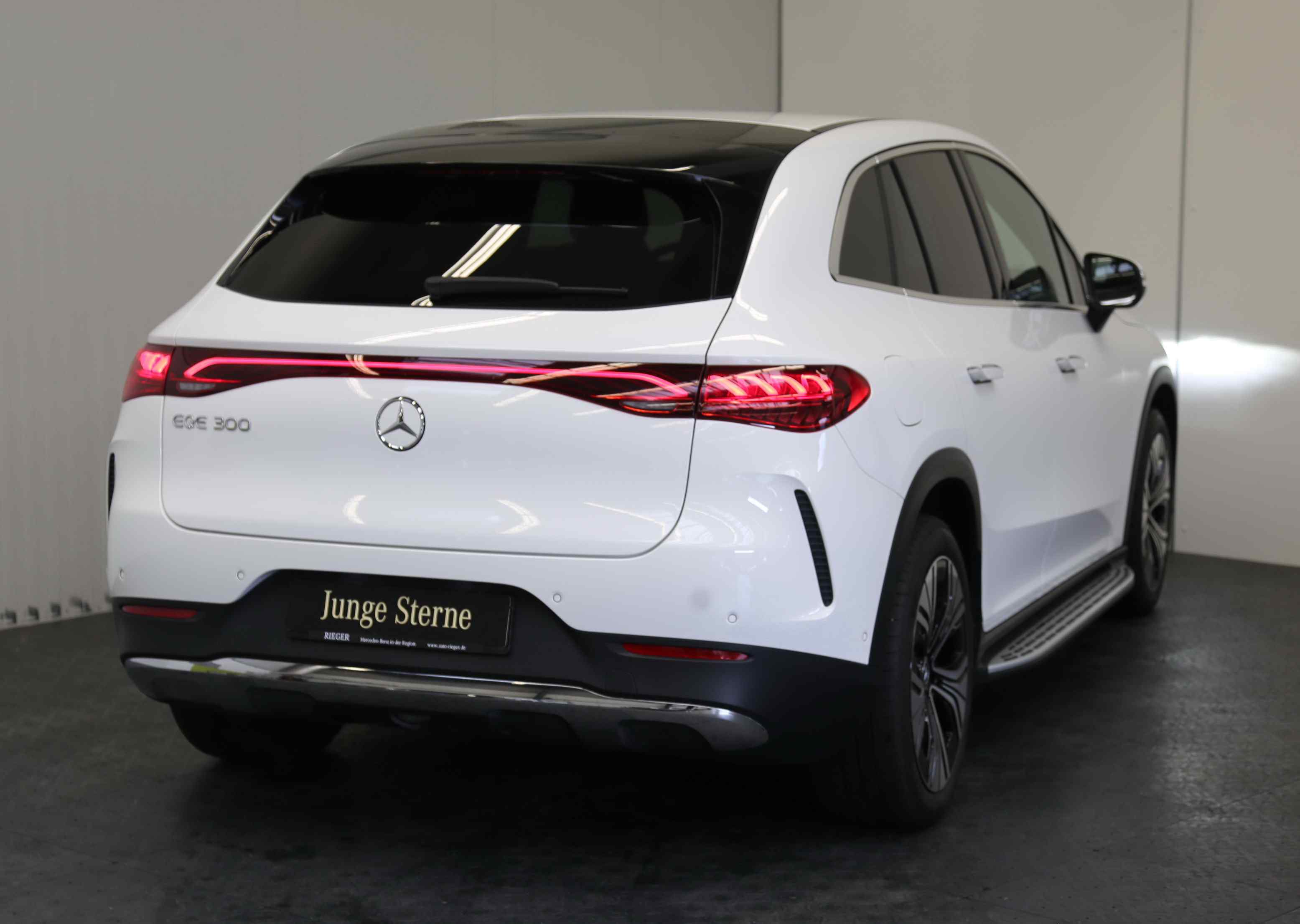 Mercedes-Benz EQE 300 SUV Electric-Art-Plus* AHK* Sitzklima+++++ 