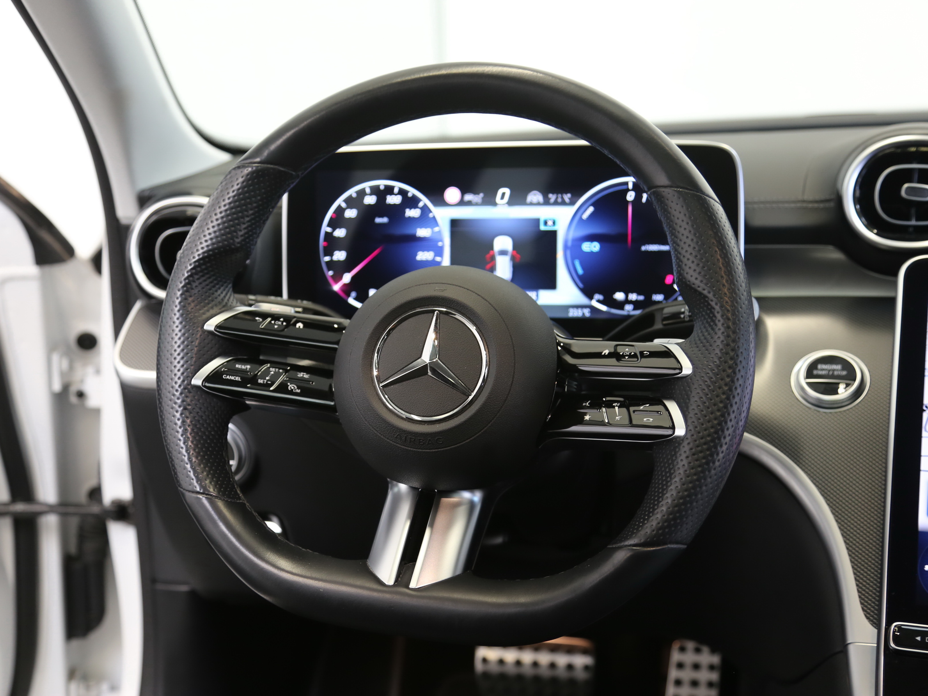 Mercedes-Benz C 300 T e AMG* PANO* Distronic* Soundsystem* Massage 