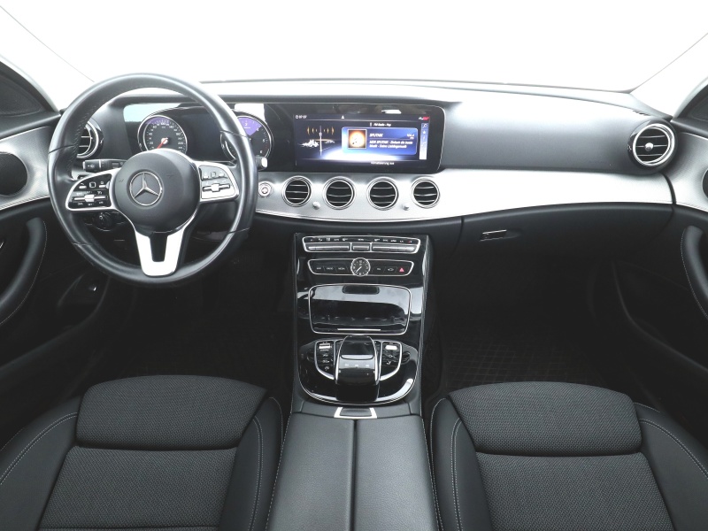 Mercedes-Benz E 220 T d Avantgarde* Comand-Online* Kamera* SpurP. 