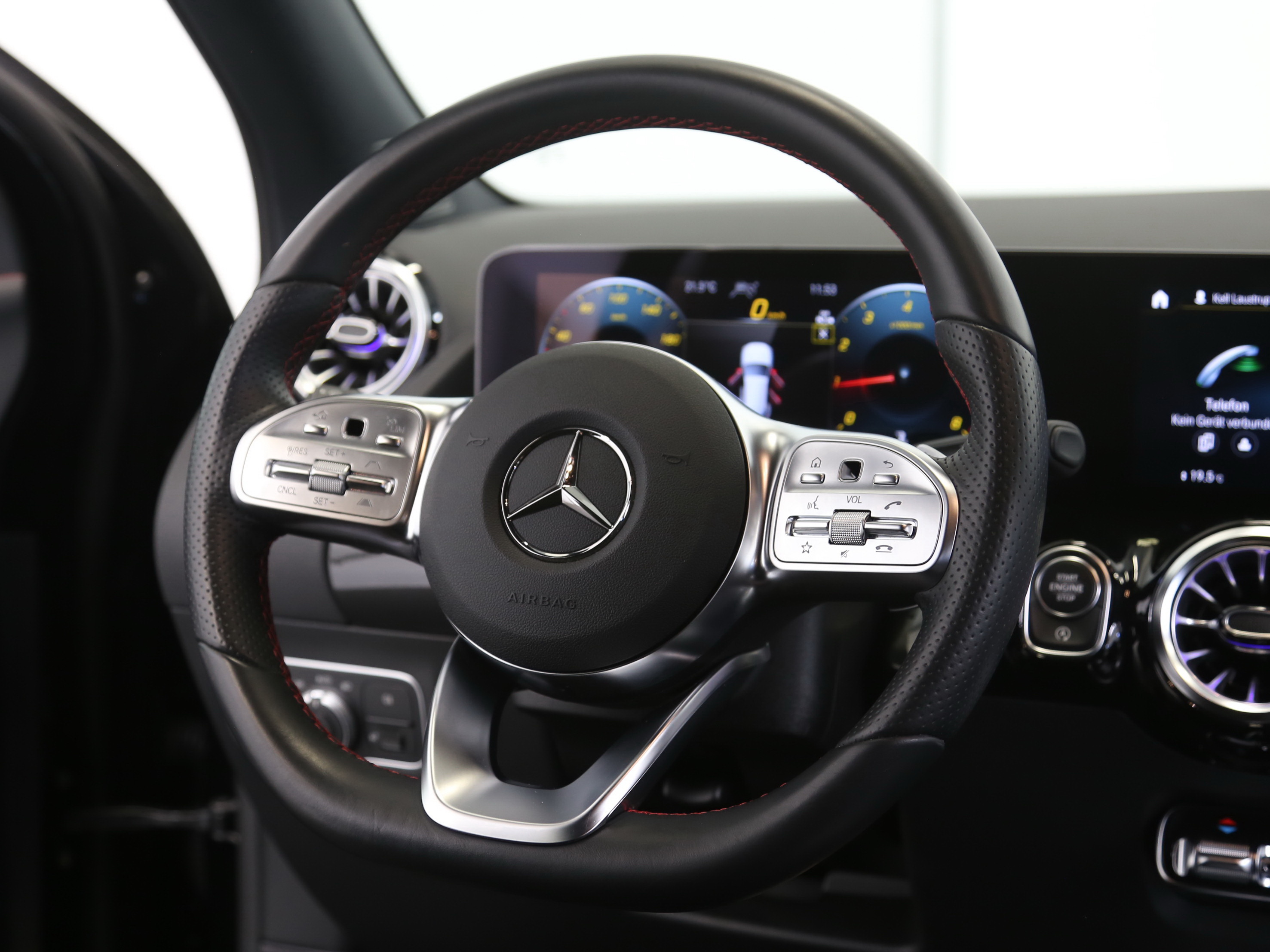 Mercedes-Benz GLA 200 AMG* Kamera* Soundsystem* Distronic* LED++++ 