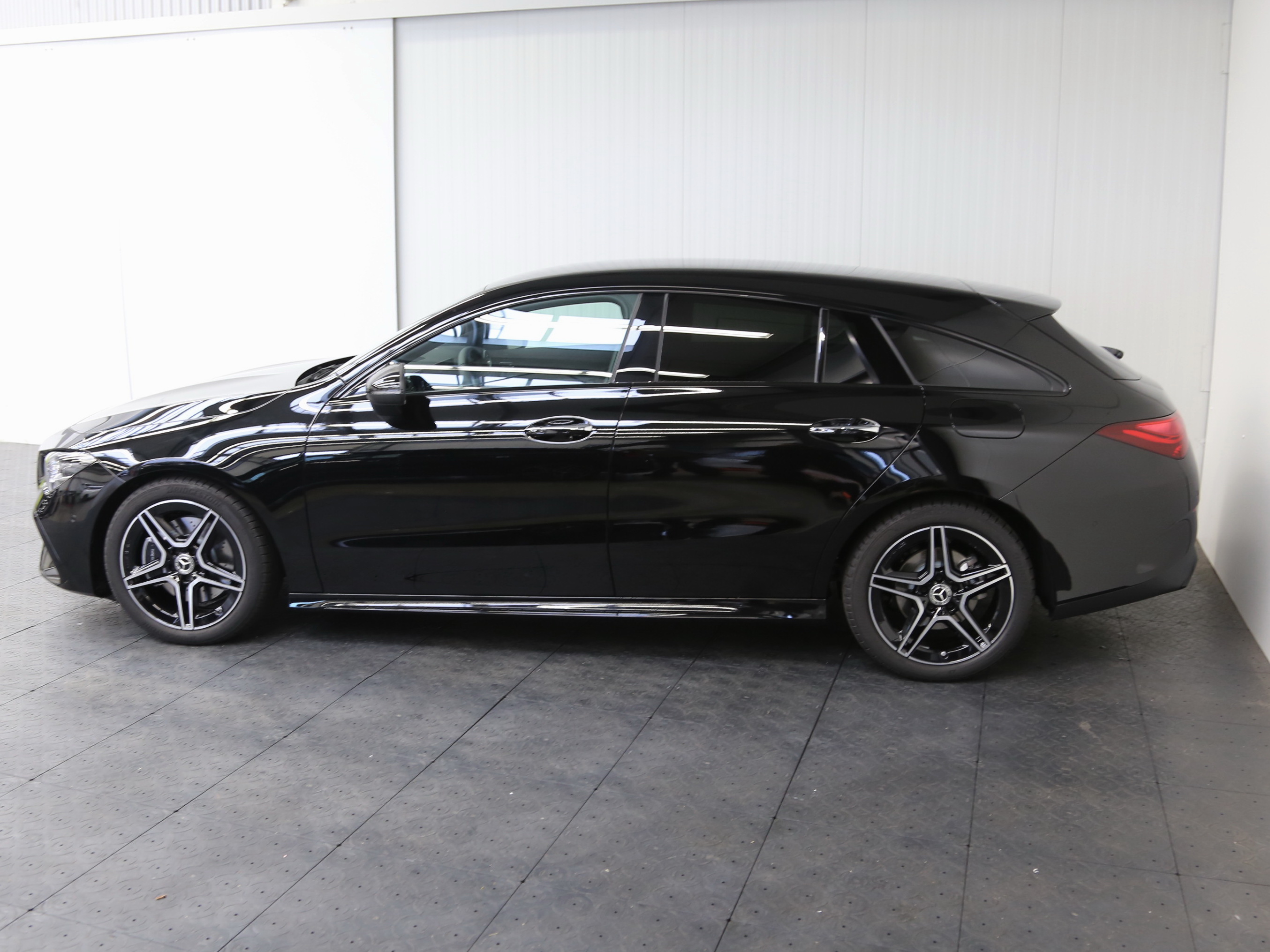 Mercedes-Benz CLA 200 Shooting Brake AMG-Line* Kamera* Distronic 