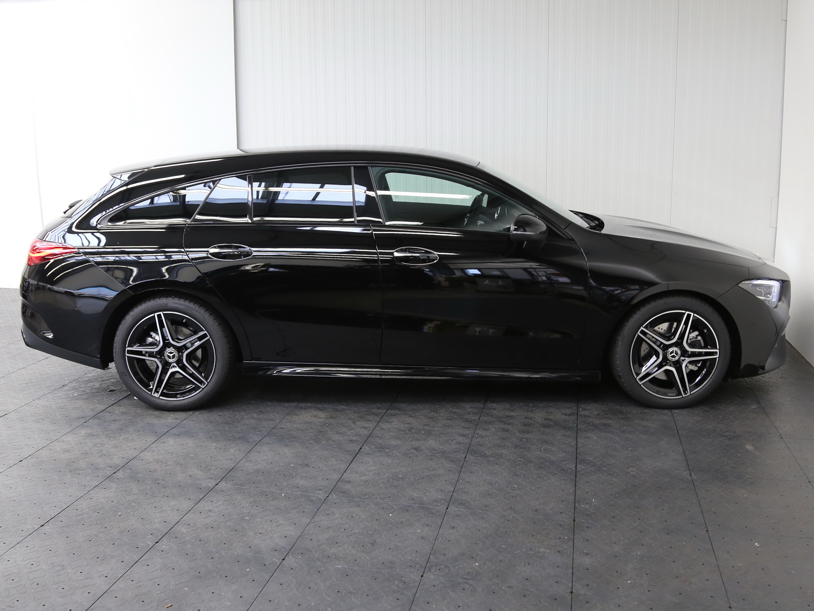 Mercedes-Benz CLA 200 Shooting Brake AMG-Line* Kamera* Distronic 