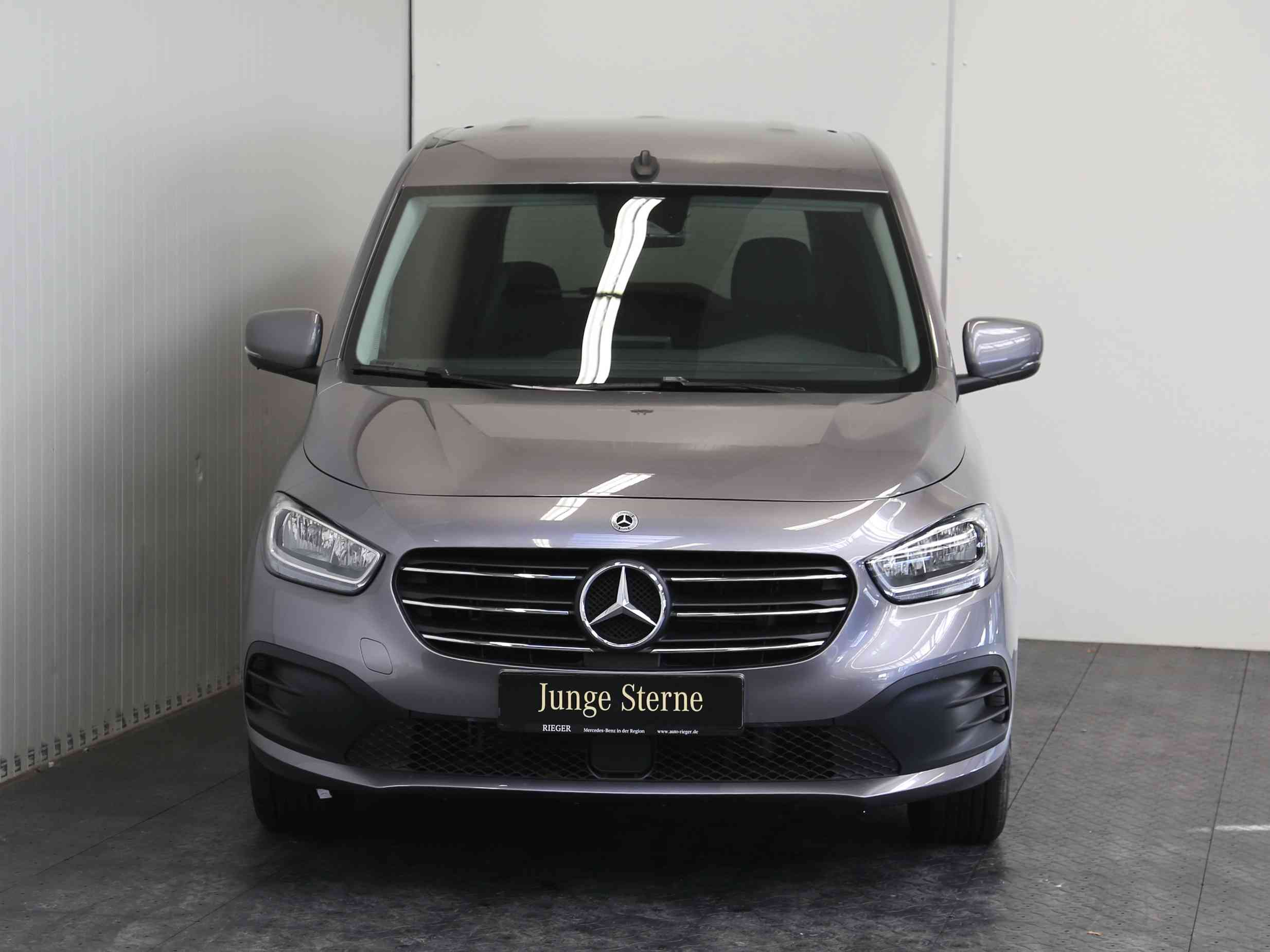 Mercedes-Benz T 180 d Style* 5-Sitze* Keyless-Start* Navi* DAB++++ 