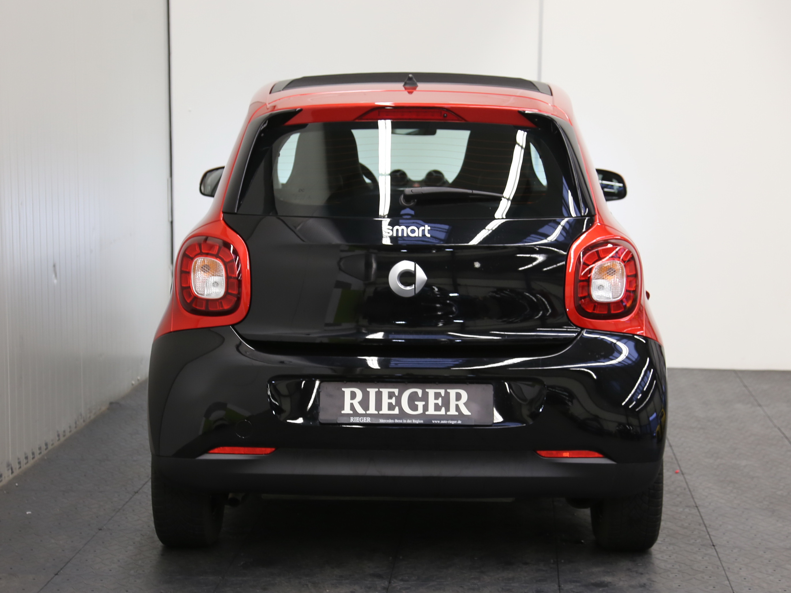 Smart ForFour 66 kW Prime* Navi* LED&Sensor* SHZ* LMR+++++ 