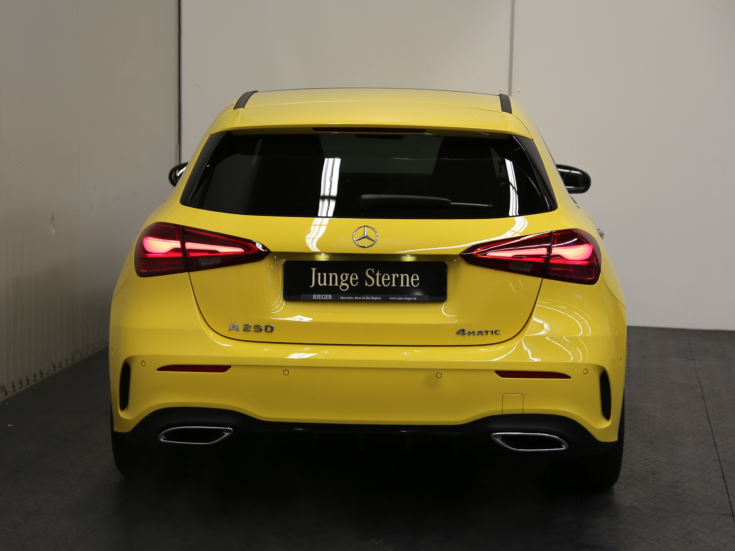 Mercedes-Benz A 250 4M AMG-Plus* PANO* Head-Up* NIGHT* Memory* 360° 