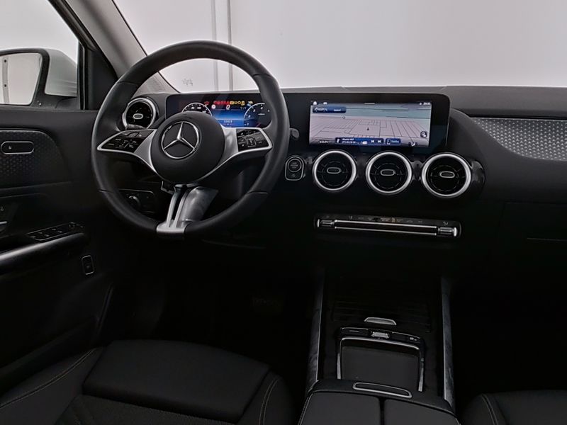 Mercedes-Benz GLA 200 Progressive-Advanced* PANO* VZ-Assistent++ 