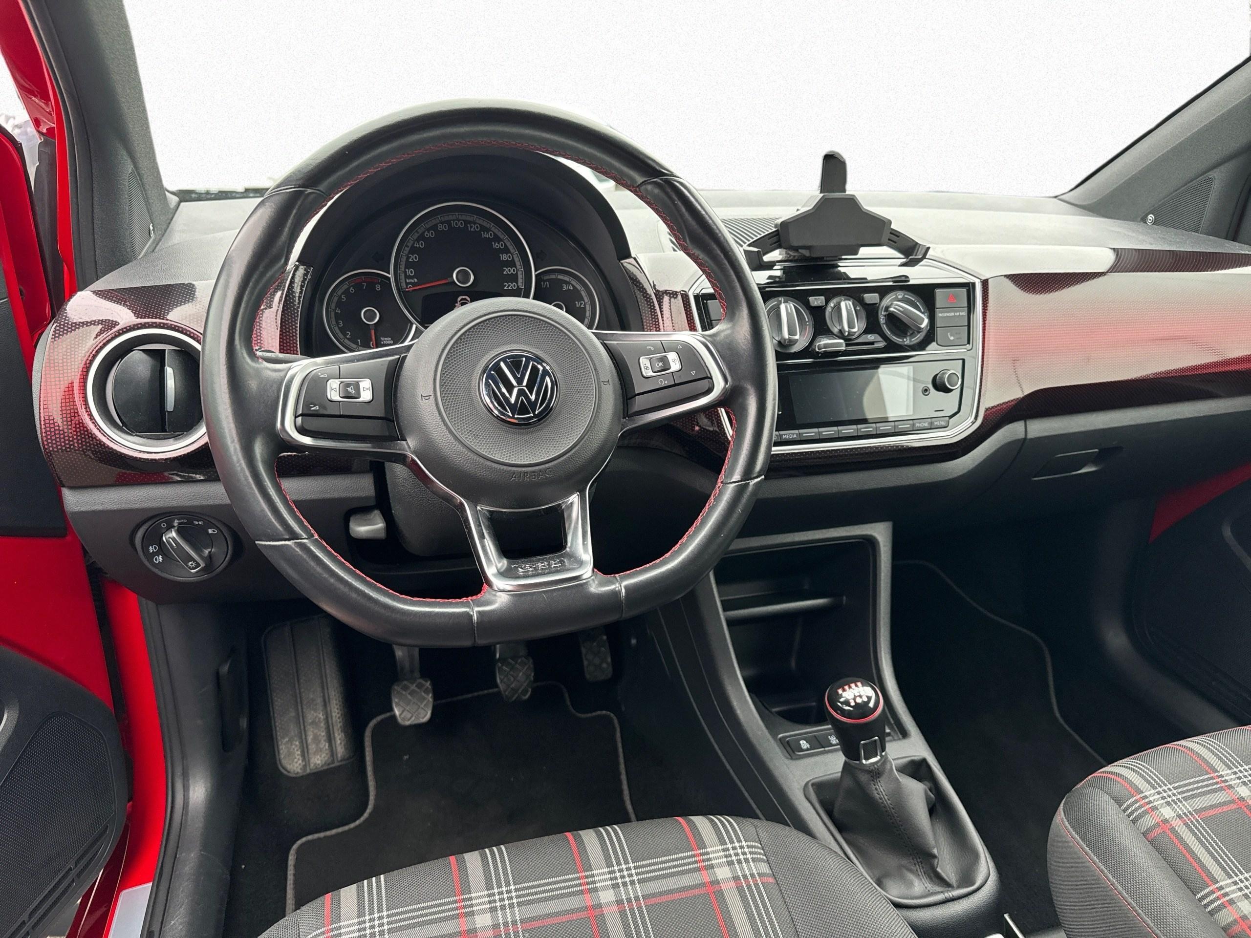VW Up! 1.0 GTI beats SHZ DAB+ PDC maps+more 
