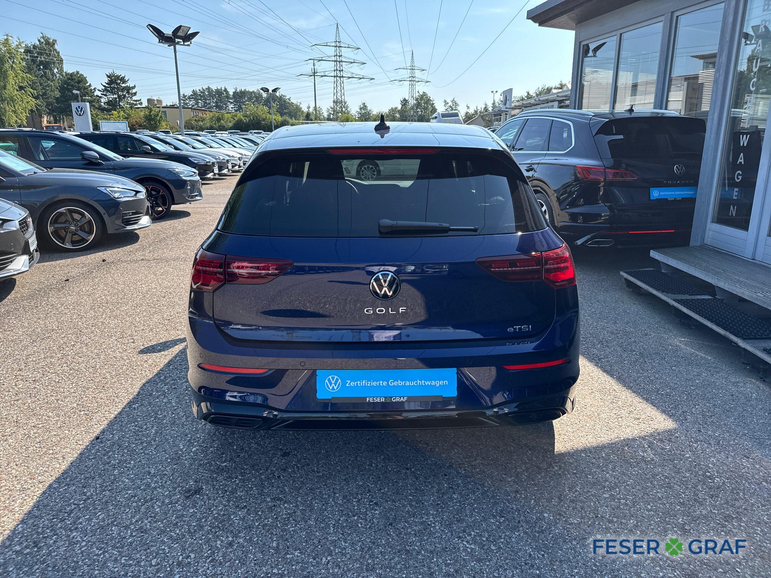 VW Golf VIII 1.5 eTSI DSG R-Line BLACK STYLE PANO NAVI KAM 