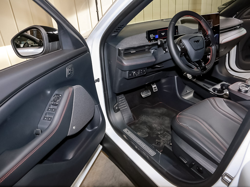 Ford Mustang MACH-E AWD ach-E Allrad Navi digitales Cockpit Mem 