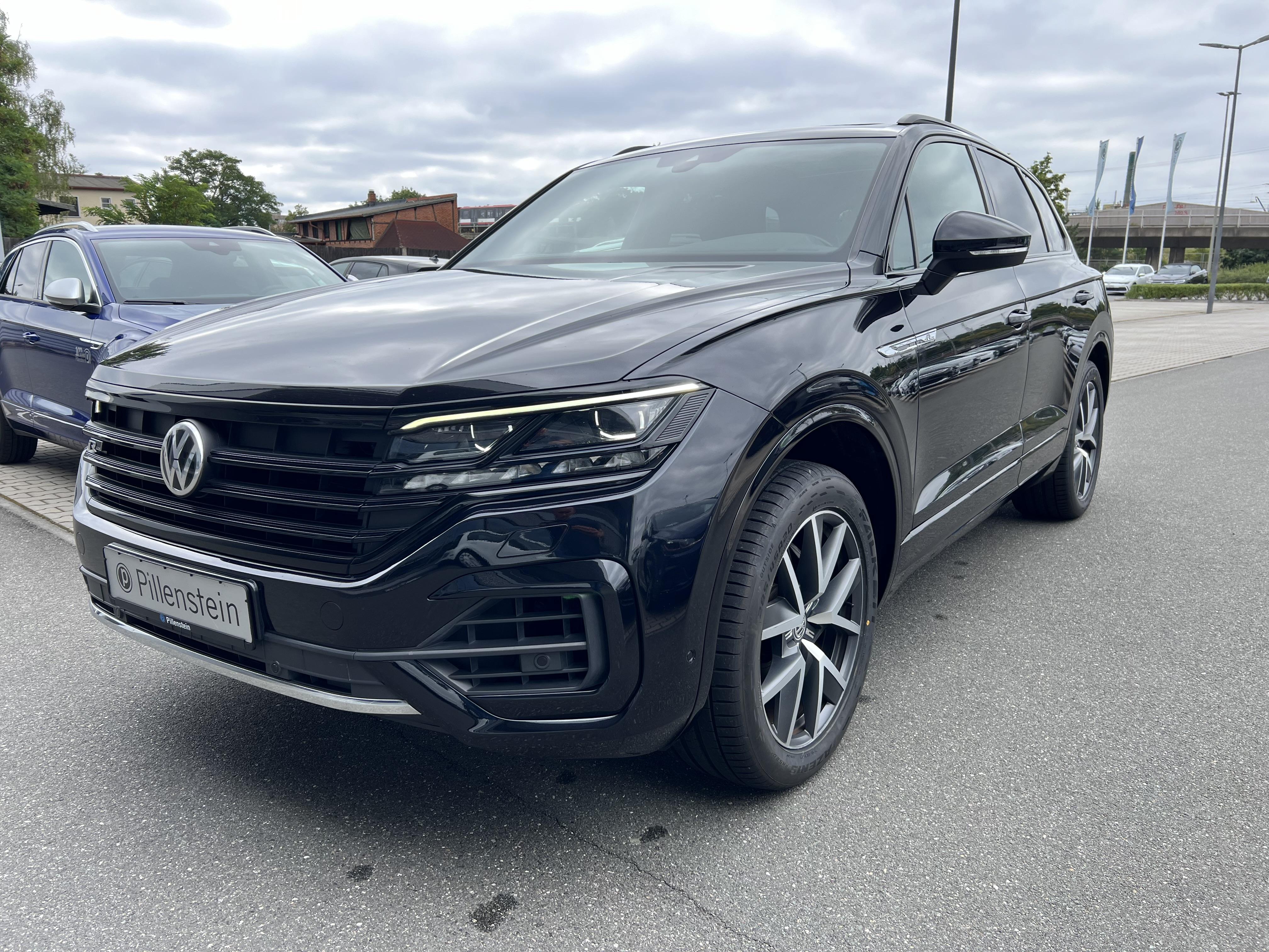 VW Touareg R-Line V6 3.0 TDI 4M. LED-MATRIX PANO AHK NAVI 