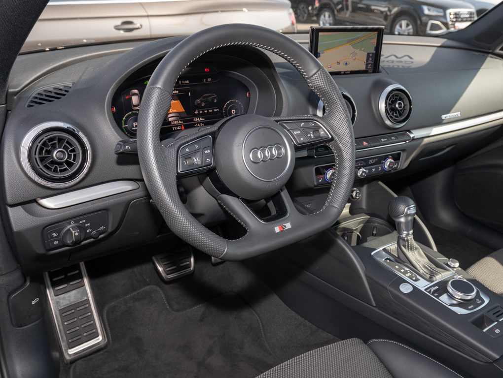 Audi A3 Sportback 40 TFSI e-tron S Line Pano Virtual Navi 18 Zoll Sp 
