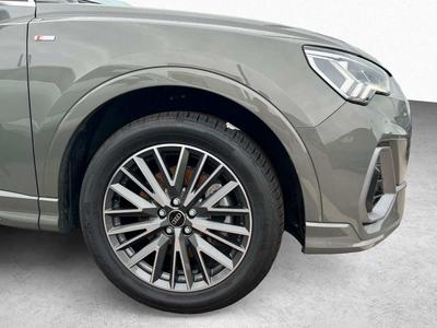 Audi Q3 45 TFSI e S tronic S LINE - ACC - NAVI - LED 